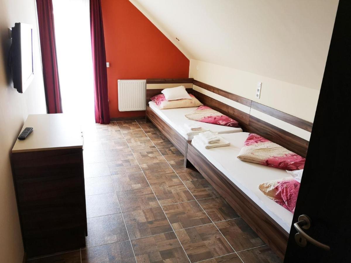 Bed and Breakfast Borostyán Panzió Balatonfüred Exterior foto