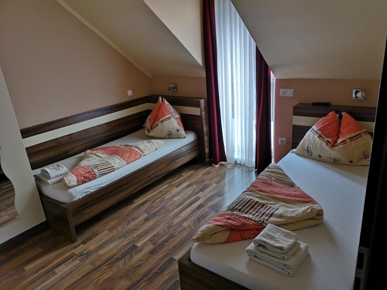 Bed and Breakfast Borostyán Panzió Balatonfüred Exterior foto